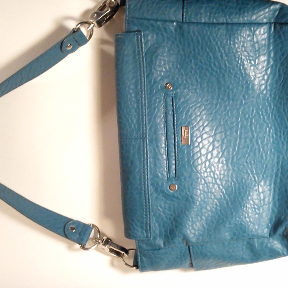 Lacoste White Ladies Bag. **MAKE AN OFFER** - Picture 4 of 7